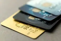 بازنشستگان بخوانند /بازنشستگان کارت اعتباری ۱۵۰میلیون تومانی می‌گیرند 