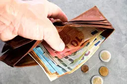 کشورهایی که در سال ۲۰۲۵ بیشترین استفاده از پول نقد را دارند