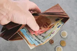 کشورهایی که در سال ۲۰۲۵ بیشترین استفاده از پول نقد را دارند