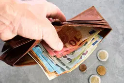 کشورهایی که در سال ۲۰۲۵ بیشترین استفاده از پول نقد را دارند