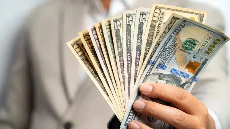 قیمت دلار و انواع ارزها در روز دوشنبه ۱۰ فروردین ۱۴۰۵/ دلار چند قیمت خورد؟ + جدول