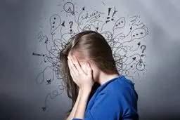 علائم اضطراب در کودکان ۷ تا ۱۲ ساله که باید جدی بگیرید