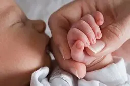 آیا مردان هم می‌توانند از مرخصی زایمان استفاده کنند؟ 
