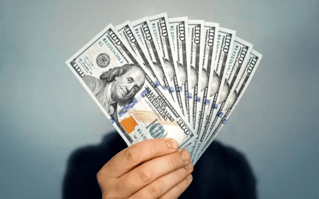 چطور پیش‌فروش ارز انجام می‌شود؟ جزئیات + زمان